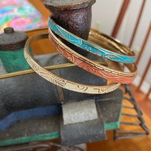 Avon set of 4 Bangle Bracelets